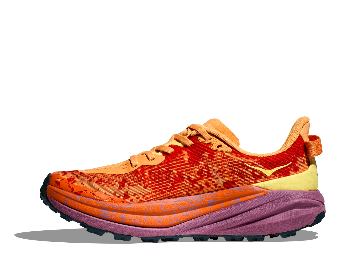 Hoka M Speedgoat 6. Terrängsko med dämpning och stabilitet. Vibram i dobbar. Färg orange och gul