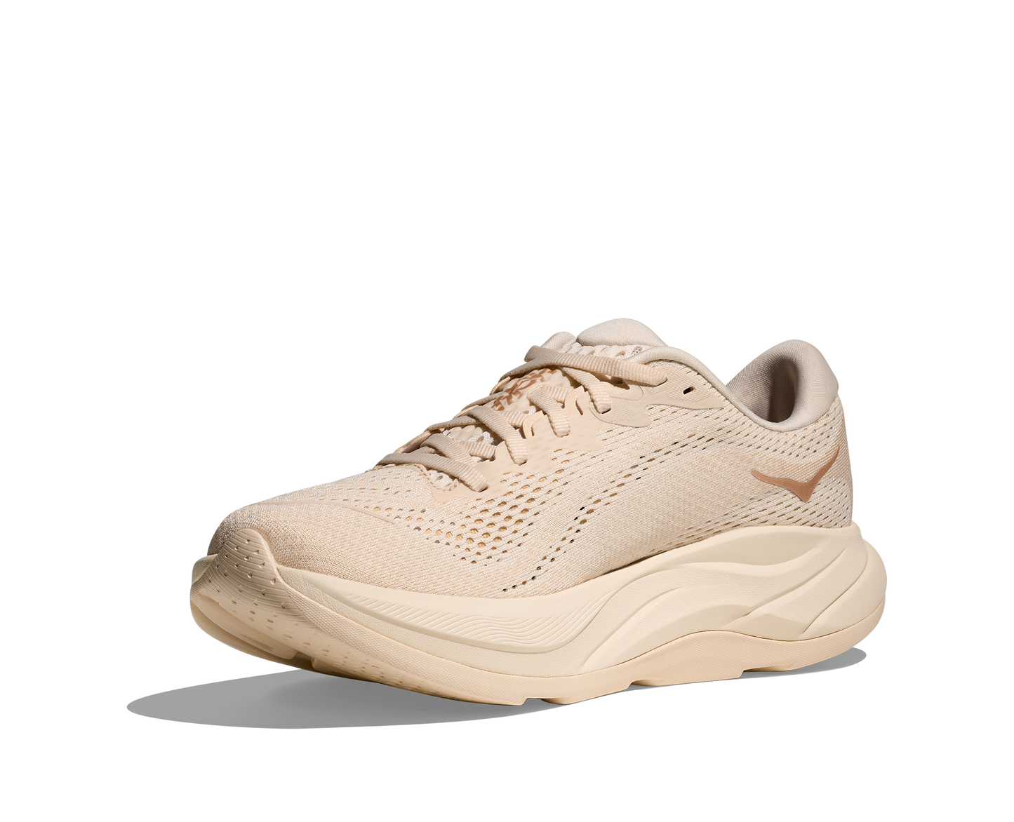 Hoka W Rincon 4  - En fjäderlätt sko med fantastisk dämpning men det slutar inte där. Denna sko är även otroligt responsiv. Färg i härligt krämig beige ton.