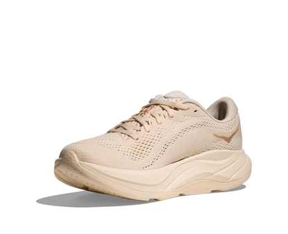 Hoka W Rincon 4  - En fjäderlätt sko med fantastisk dämpning men det slutar inte där. Denna sko är även otroligt responsiv. Färg i härligt krämig beige ton.